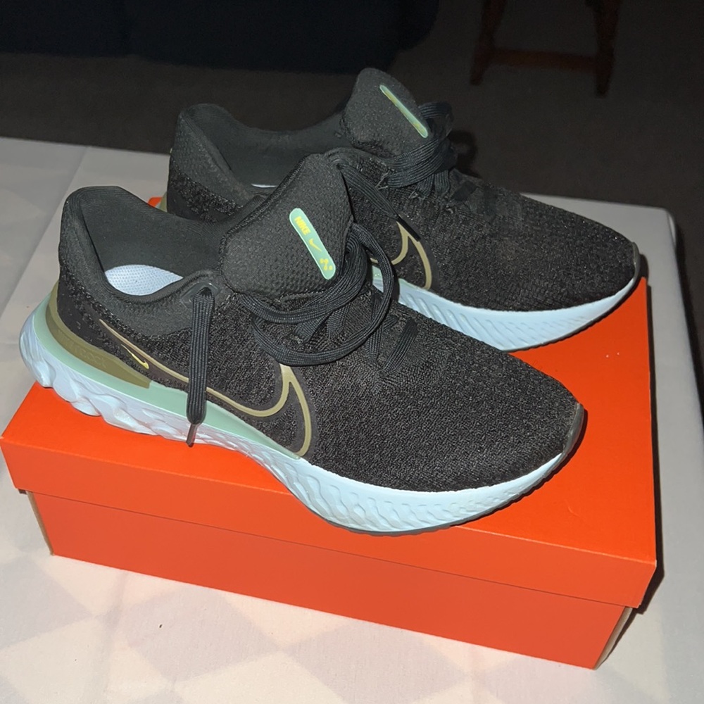 COPY - Nike react - Picture 4 of 4